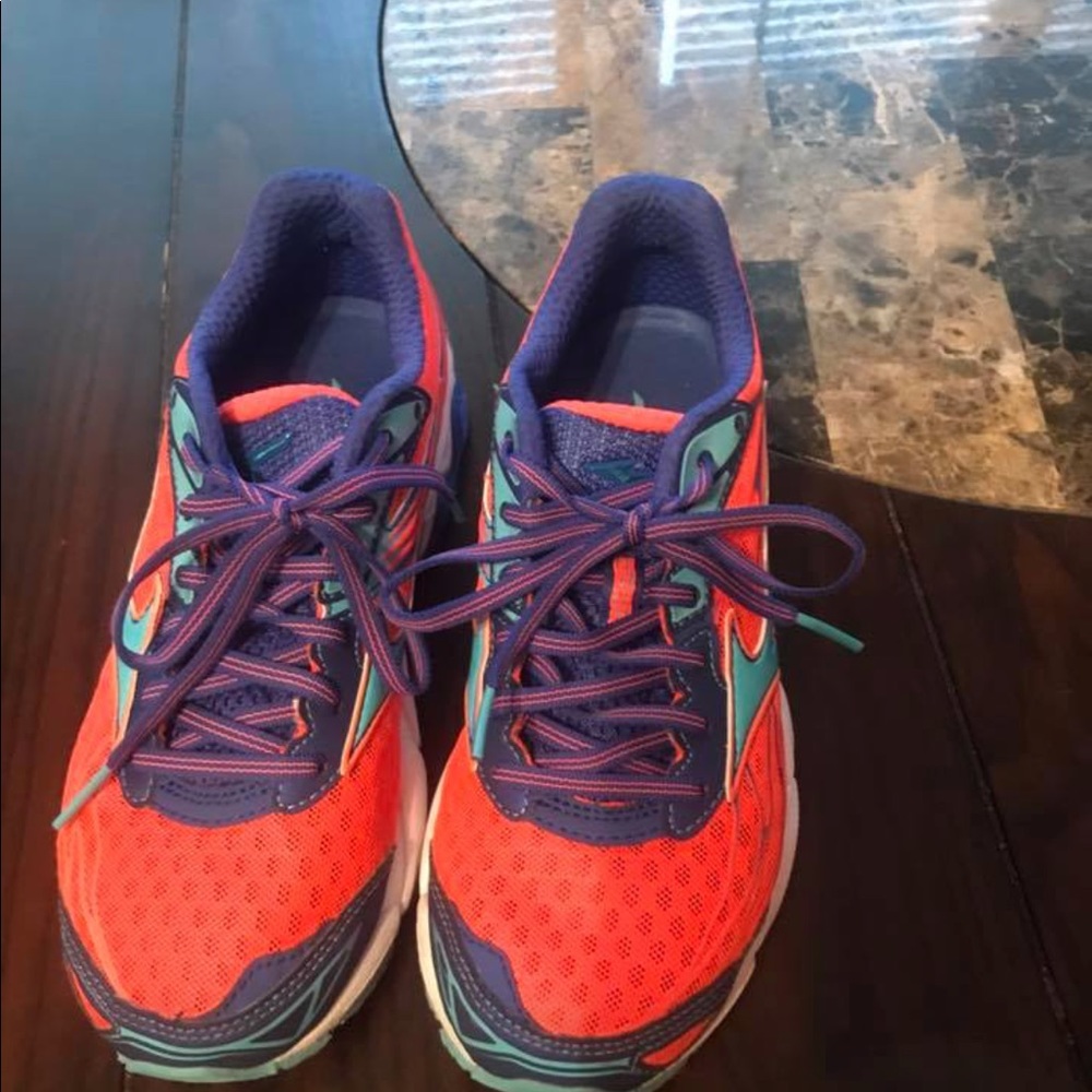 Women’s mizuno shoes